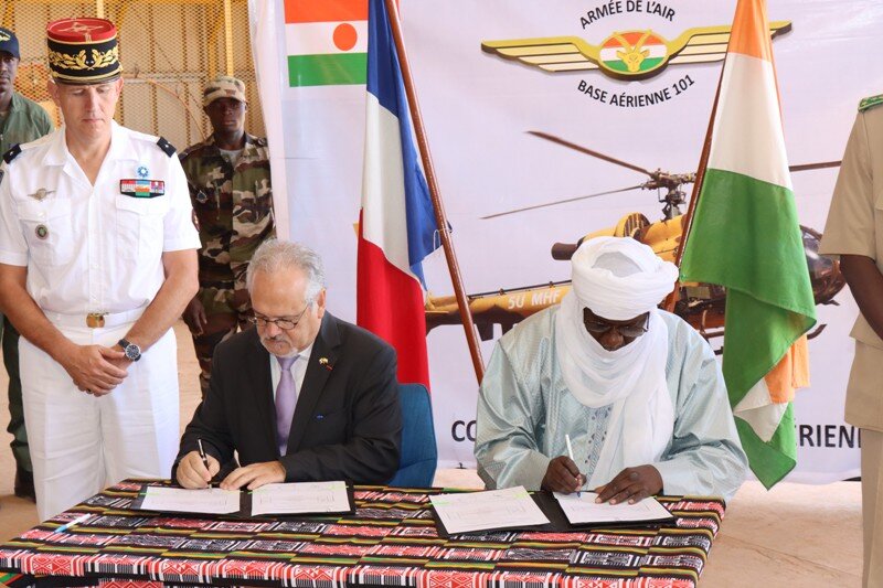 cession helicoptere France Niger BIS1